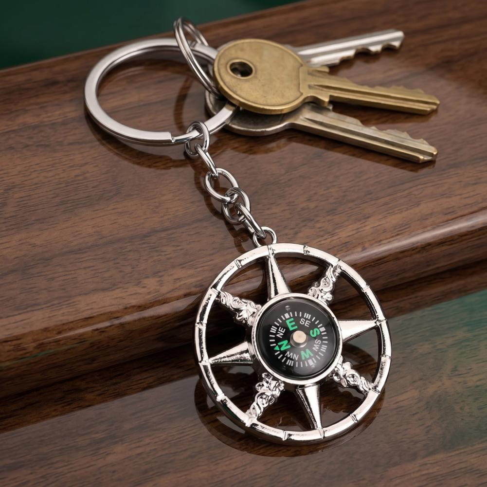 Compass Keychain Mini - พวงกุญแจเข็มทิศขนาดเล็ก พวงกุญแจเข็มทิศโลหะผสมขนาดเล็กสำหรับการเดินป่า แคมป์ปิ้งกลางแจ้ง กระเป๋าเป้สะพายหลัง ของตกแต่ง ทนทาน